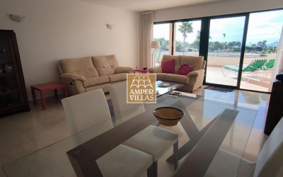 Amplio y luminoso apartamento con garaje cerrado a la venta en la Sierra de Altea.